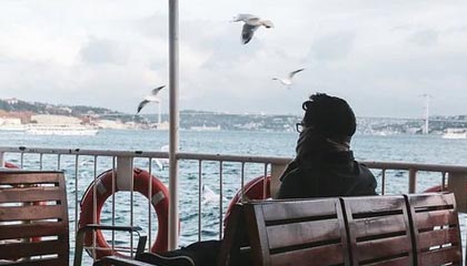 九游官网-防守改变霍勒迪作用凸显 首战憾负雄鹿仍有闪光点